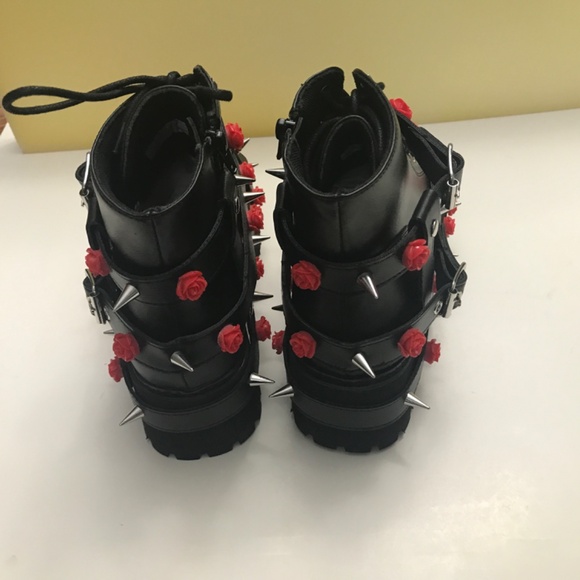 YRU Slayr Rose Black Bondage Spike Boot Size 7 NIB NWT - Picture 5 of 8